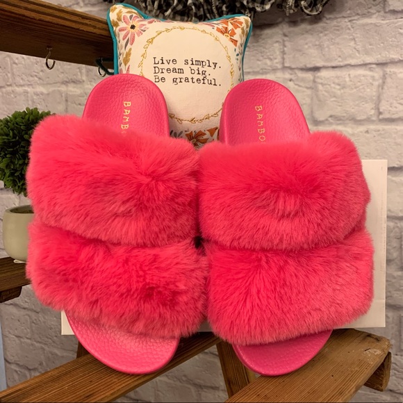 NIB Bamboo Pink Fluff Faux Fur Sandals Slides - Picture 2 of 10